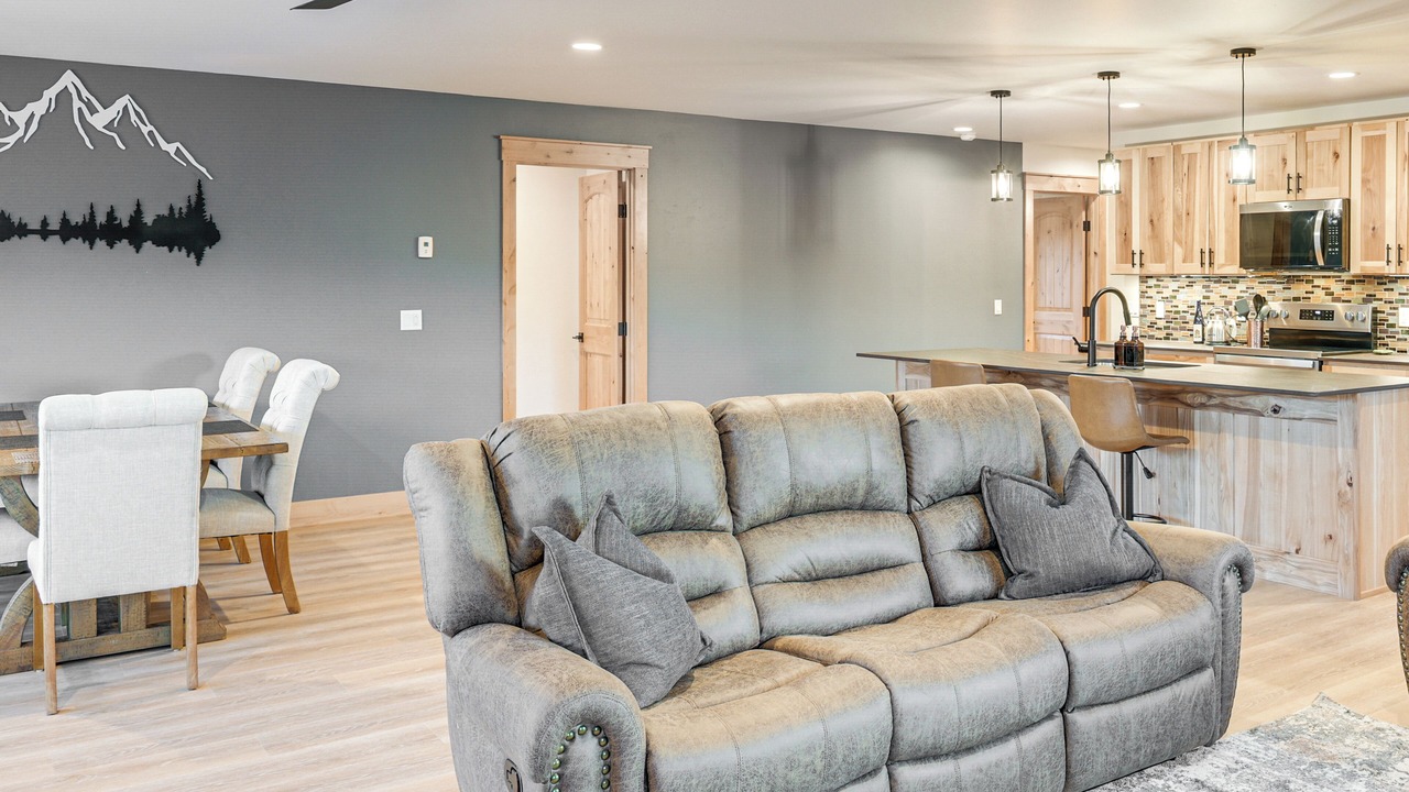 Photo of Livingroom in Lake Hatcher Park