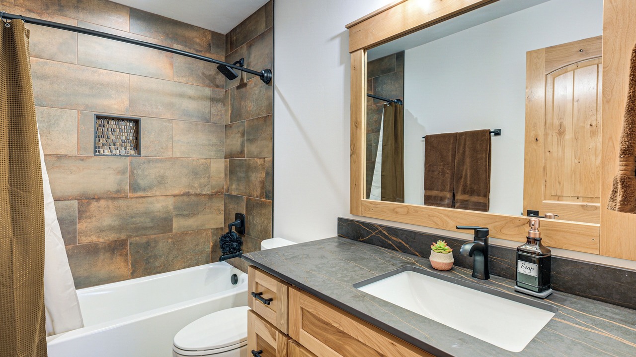 Photo of Bathroom in Lake Hatcher Park