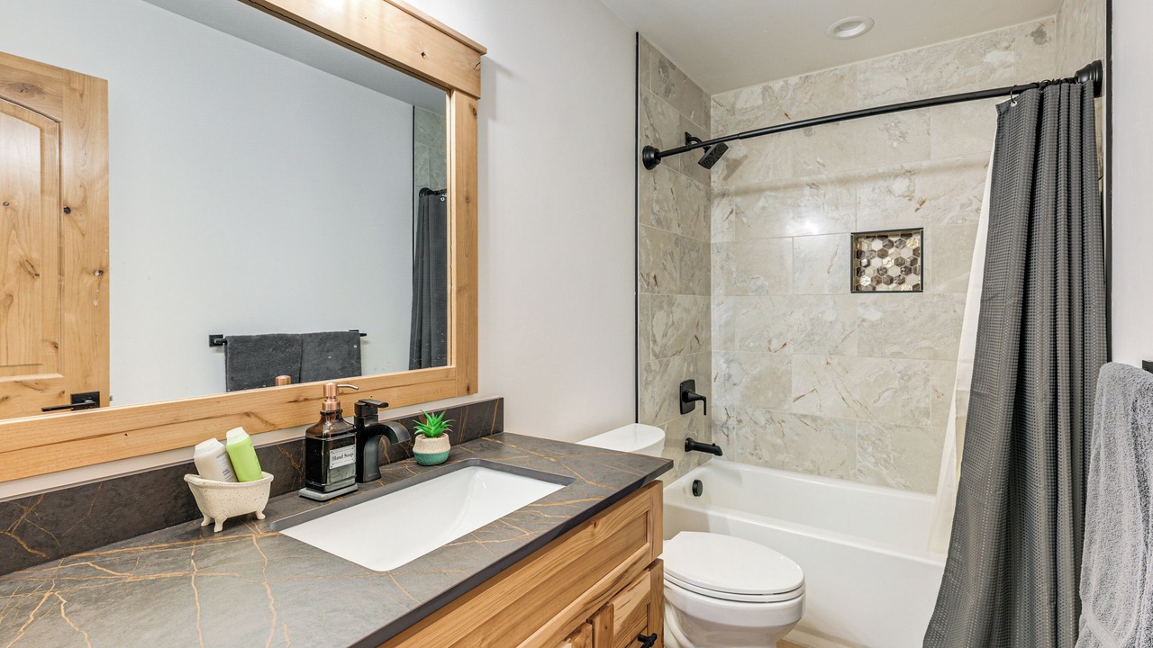 Photo of Bathroom in Lake Hatcher Park