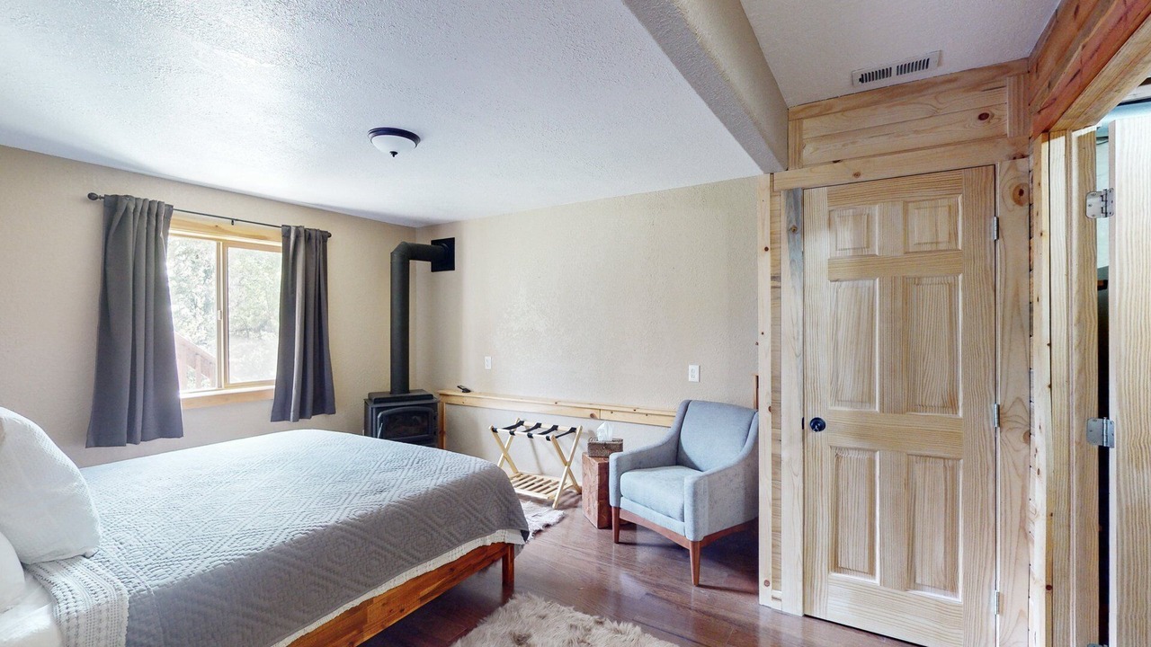 Photo of Bedroom in Indian Mountain