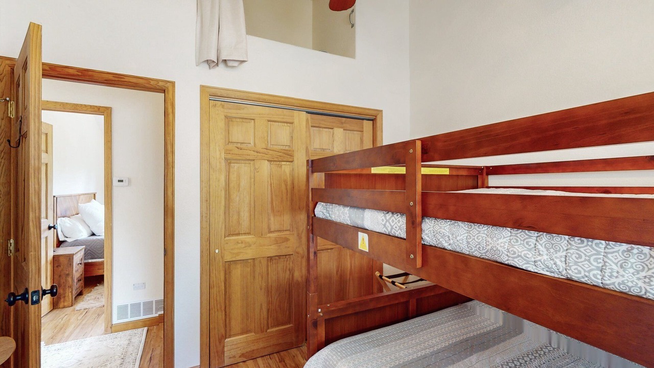 Photo of Bedroom in Indian Mountain