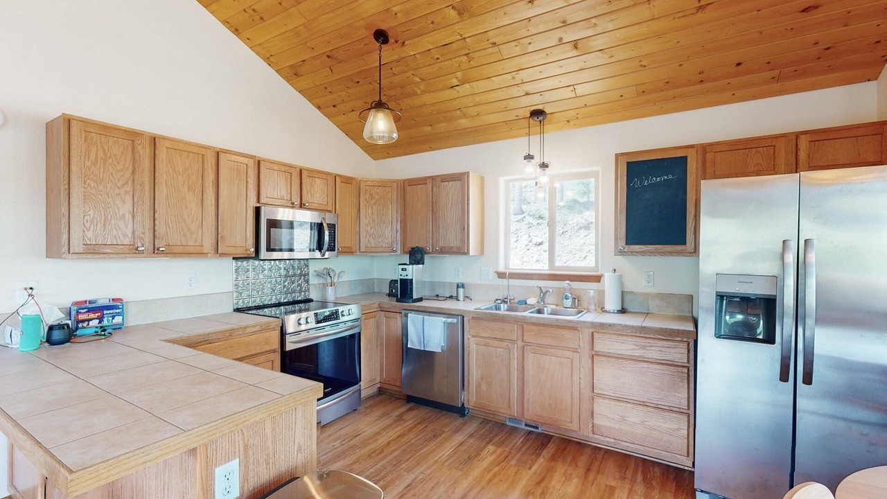 Photo of Kitchen in Indian Mountain