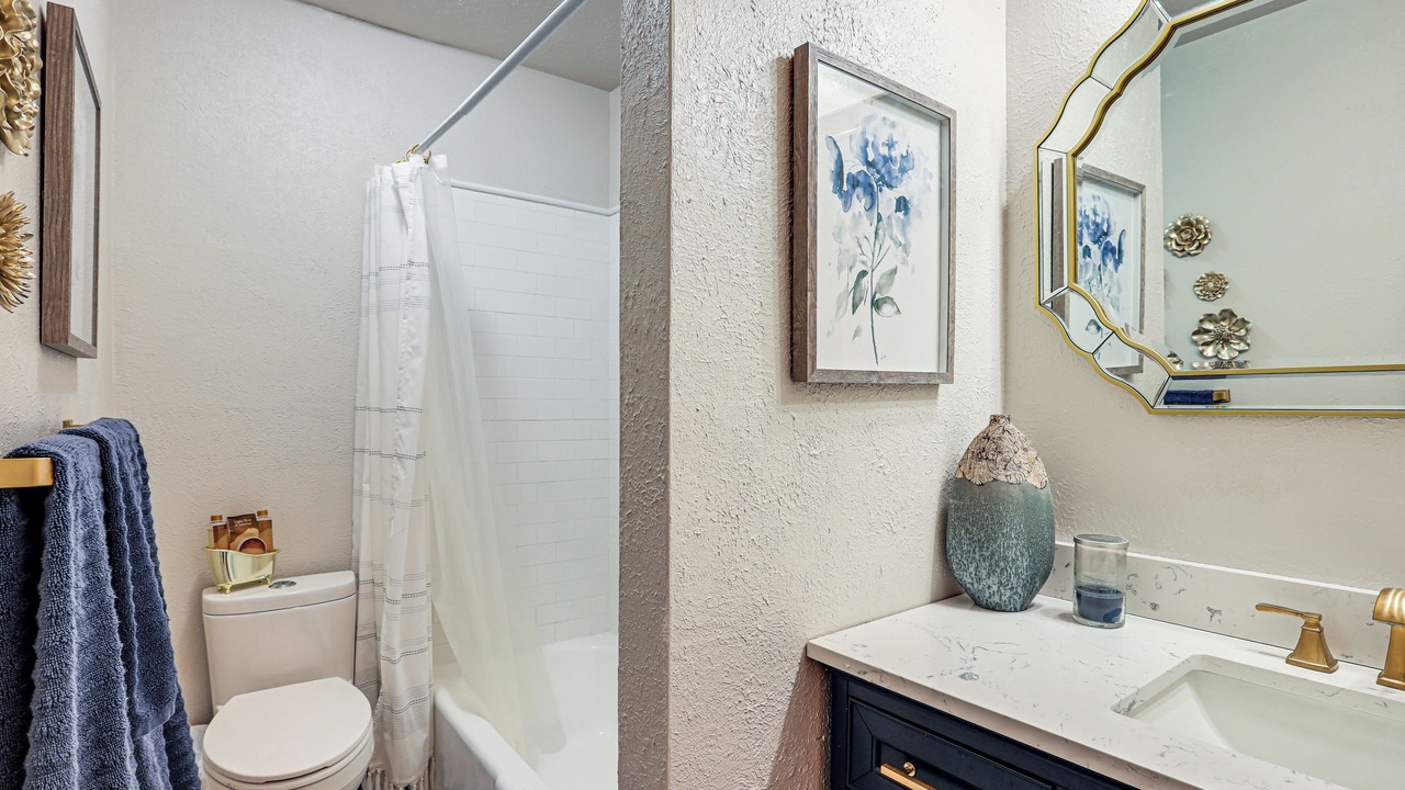 Photo of Bathroom in Evergreen Meadows