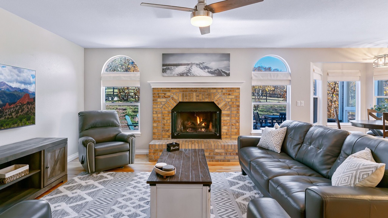 Photo of Livingroom in Gleneagle