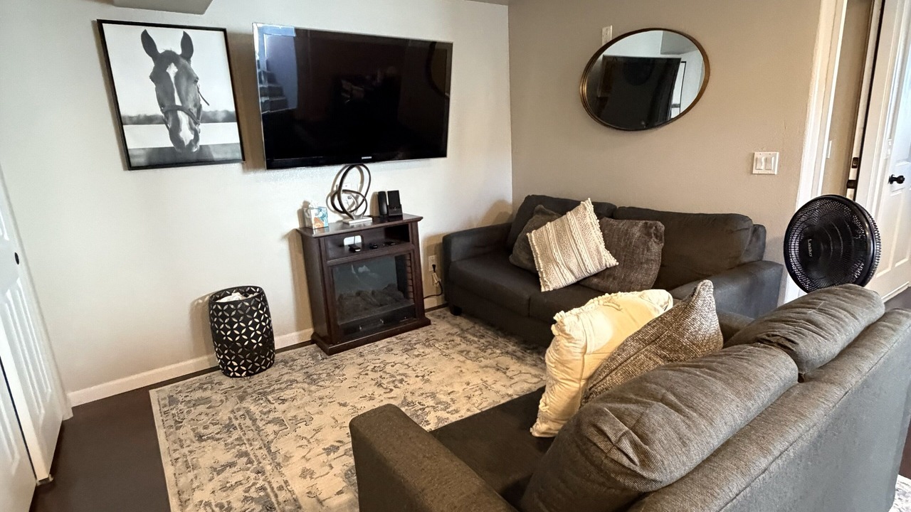 Photo of Livingroom in Erie