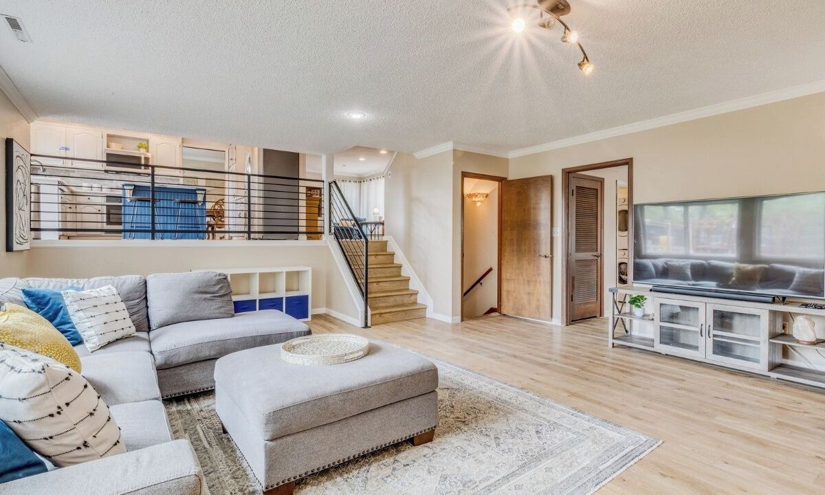 Photo of Livingroom in Southwest Colorado Springs