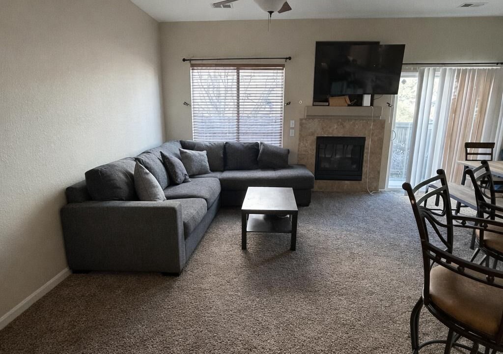 Photo of Livingroom in Commerce City