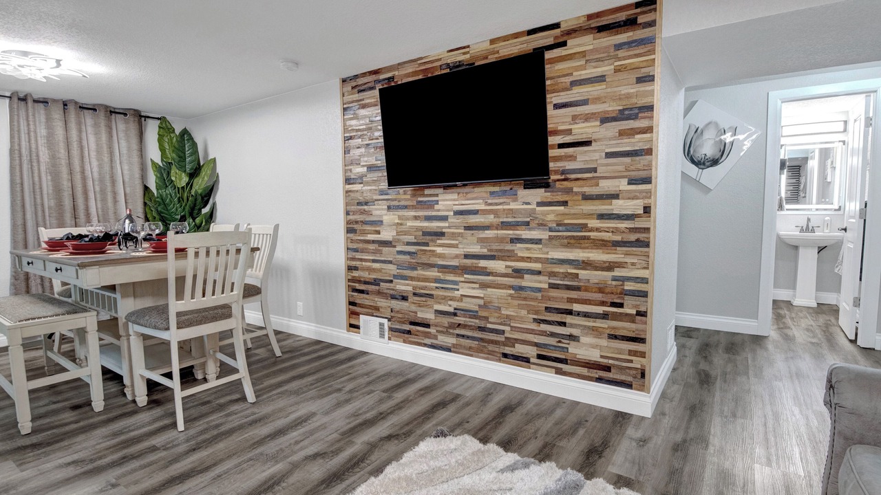 Photo of Livingroom in Aurora
