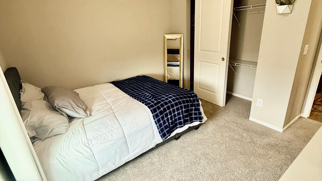 Photo of Bedroom in Aurora