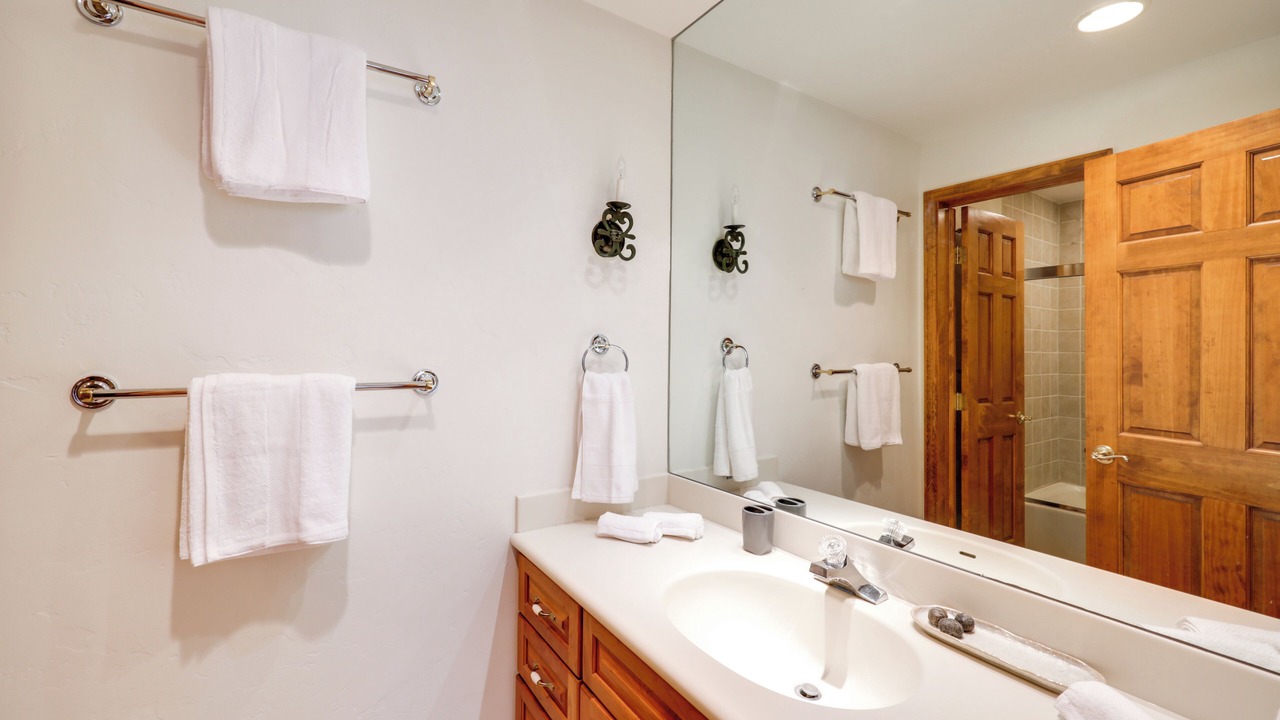 Photo of Bathroom in Highland Meadows