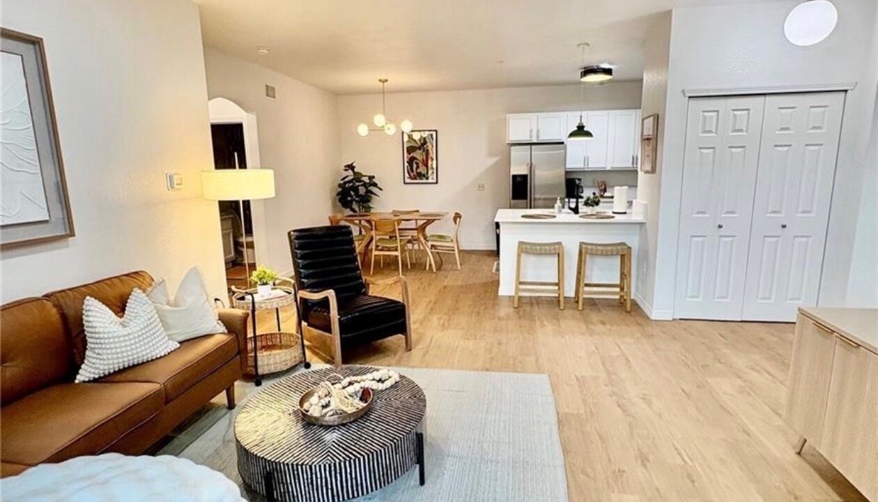 Photo of Livingroom in Englewood