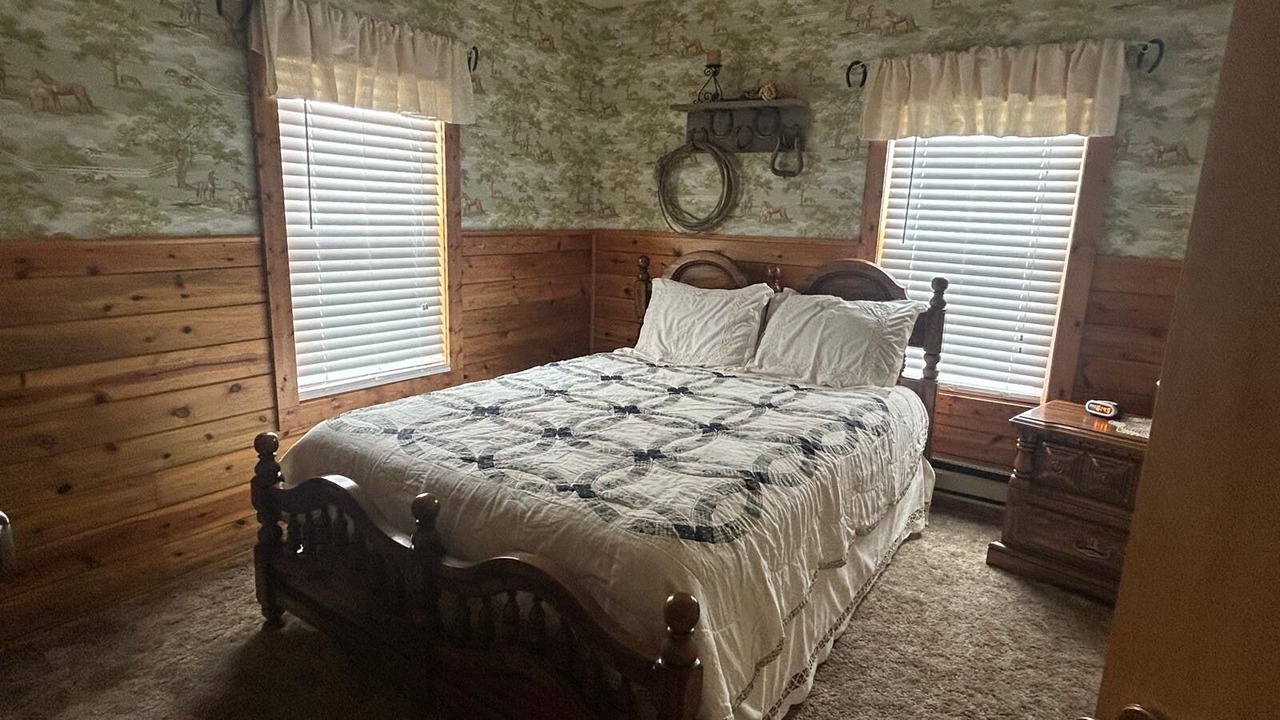 Photo of Bedroom in Del Norte