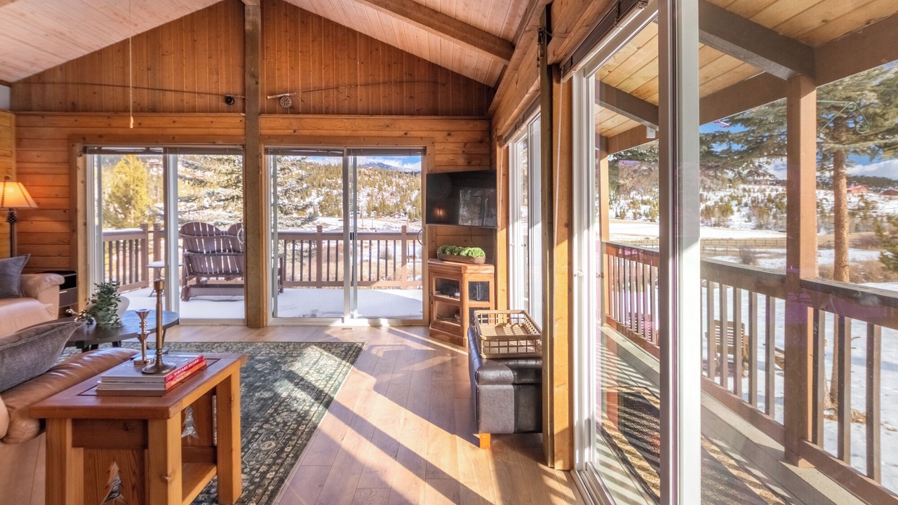 Photo of Livingroom in Grand Lake