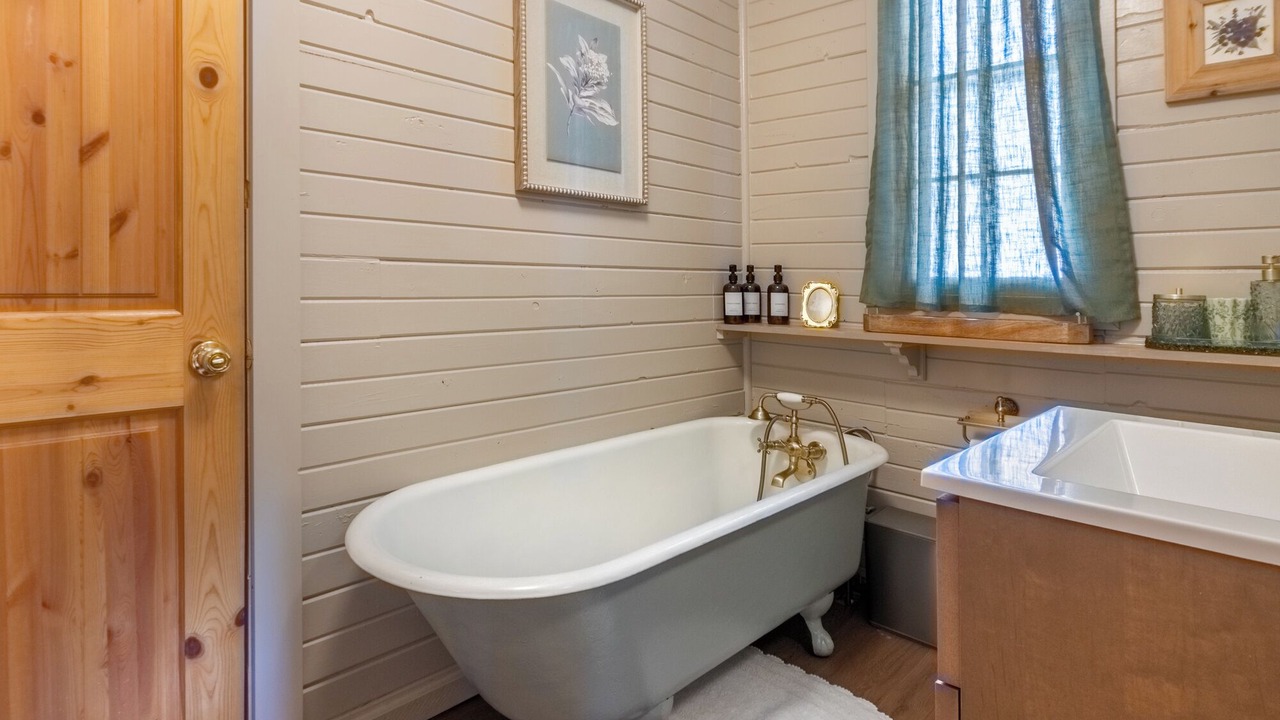 Photo of Bathroom in Grand Lake