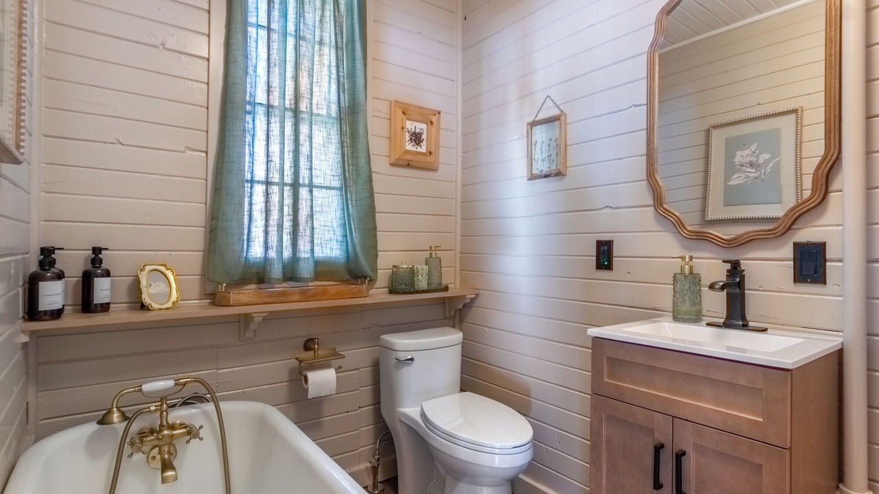 Photo of Bathroom in Grand Lake
