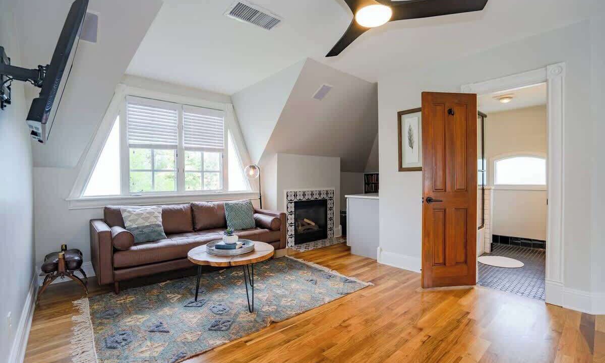Photo of Others in Five Points