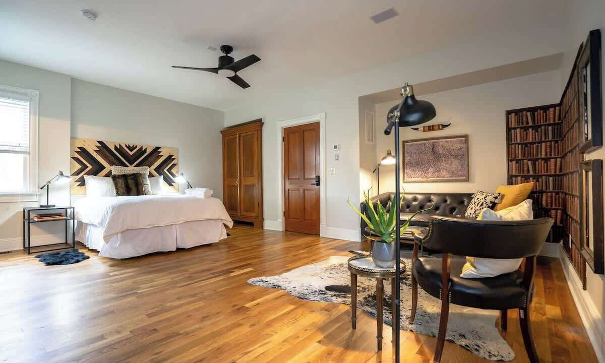 Photo of Bedroom in Five Points