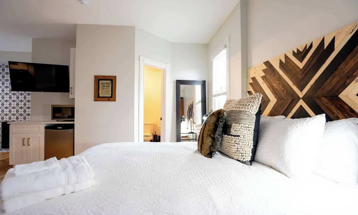 Photo of Bedroom in Five Points