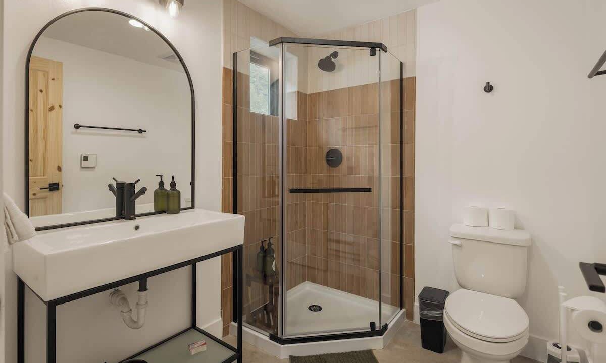 Photo of Bathroom in Grant