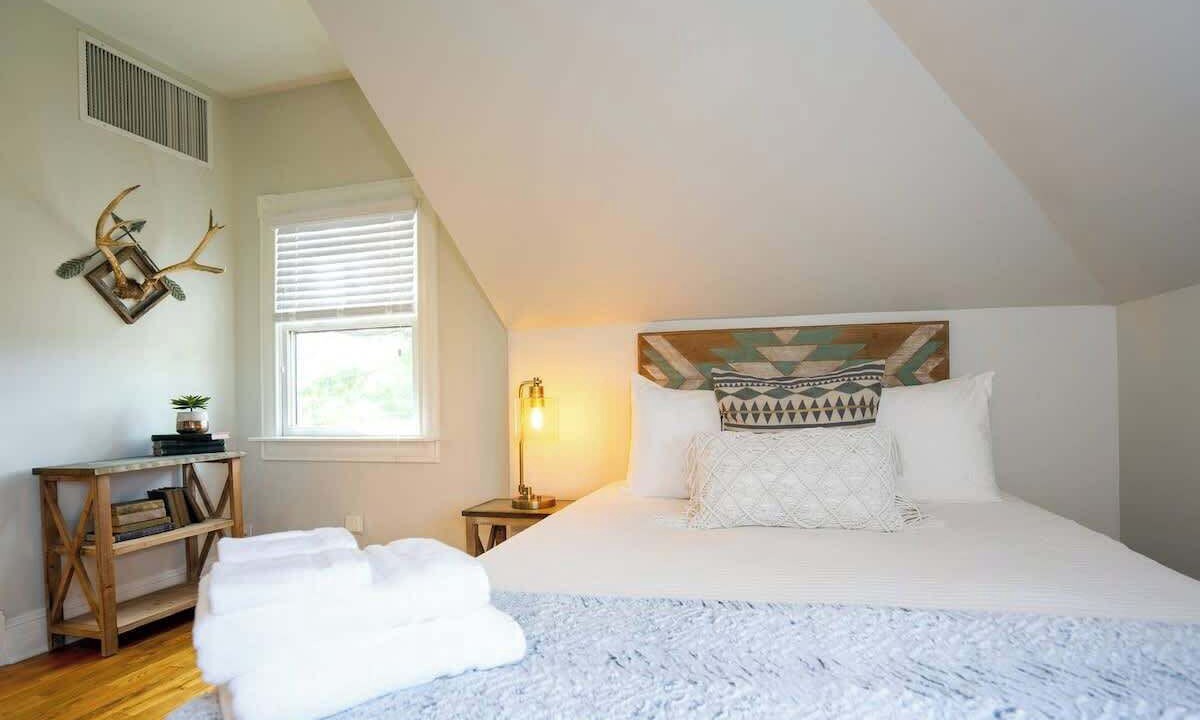 Photo of Bedroom in Five Points