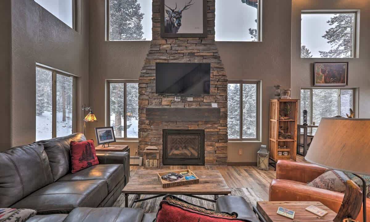 Photo of Livingroom in Black Hawk