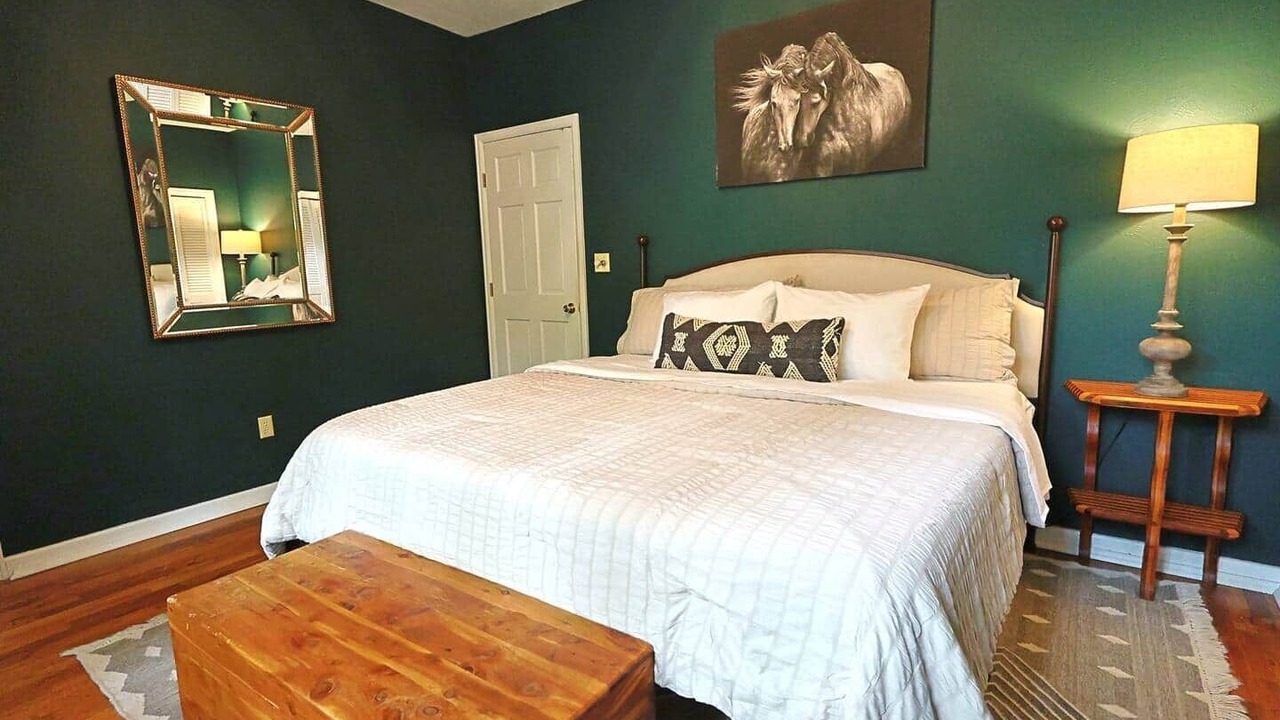 Photo of Bedroom in Skyway