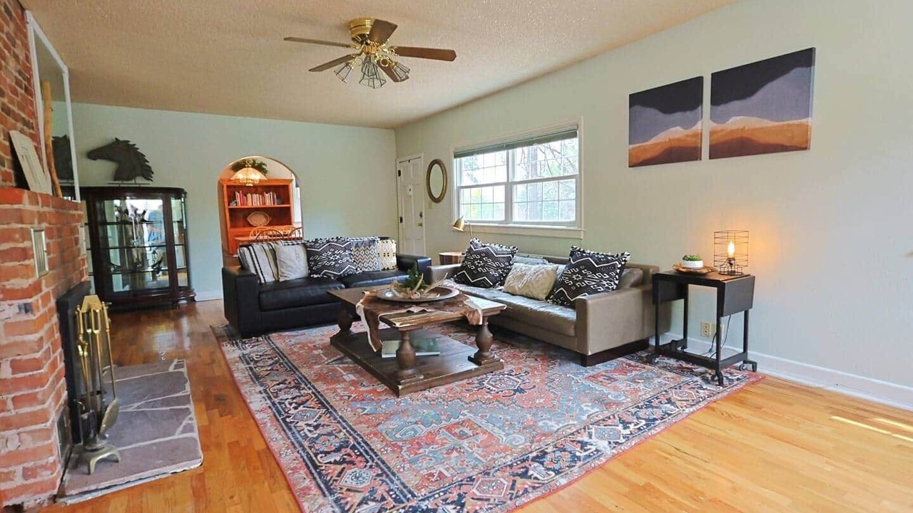 Photo of Livingroom in Skyway