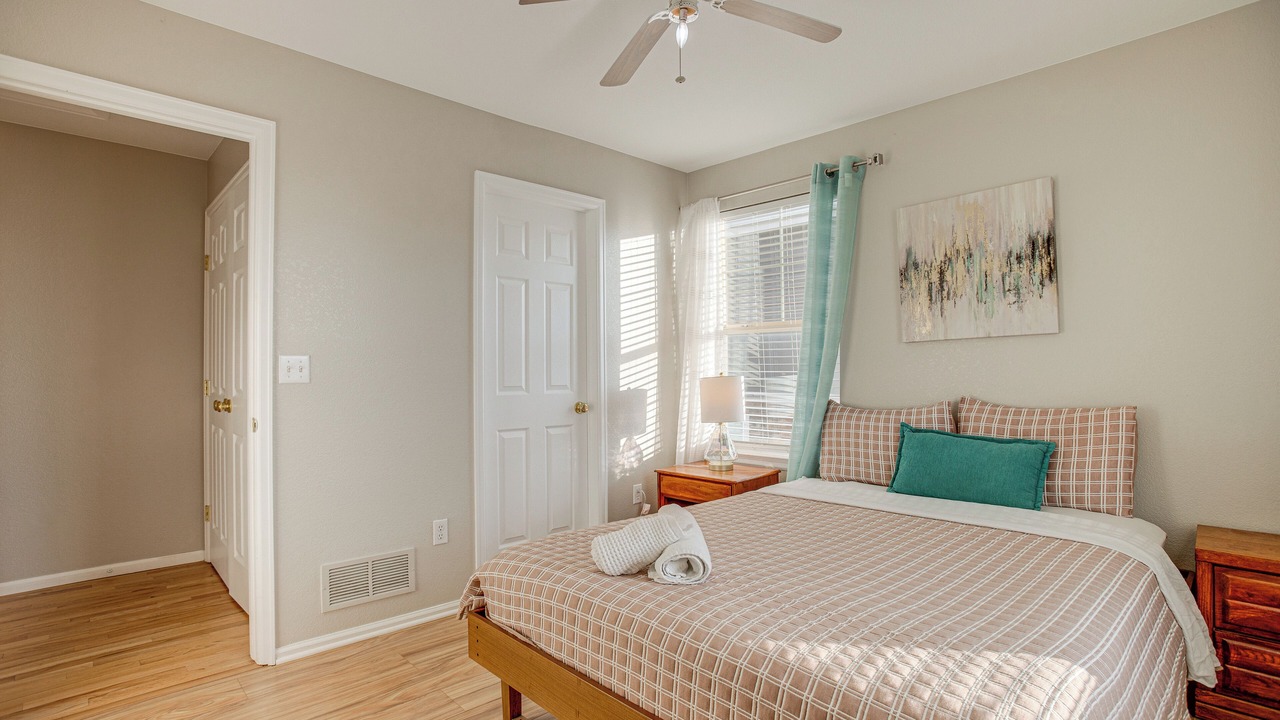 Photo of Bedroom in Aurora