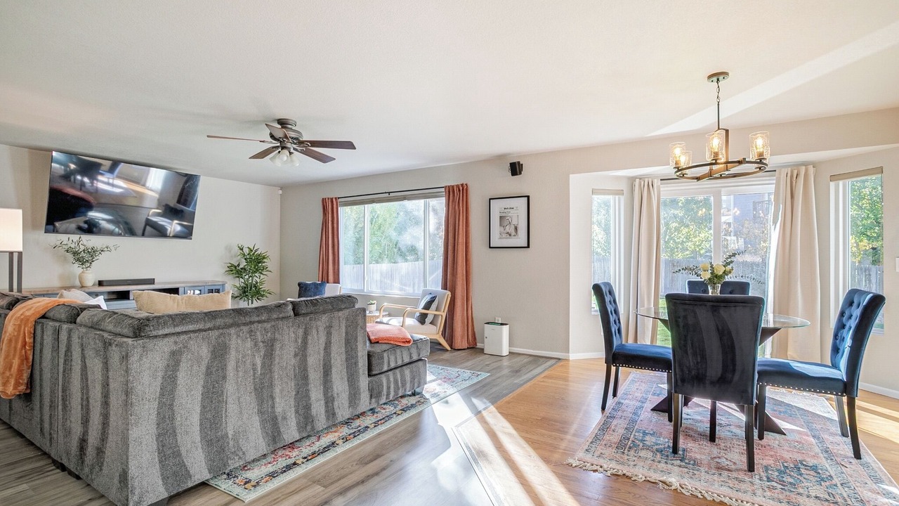 Photo of Livingroom in Roxborough