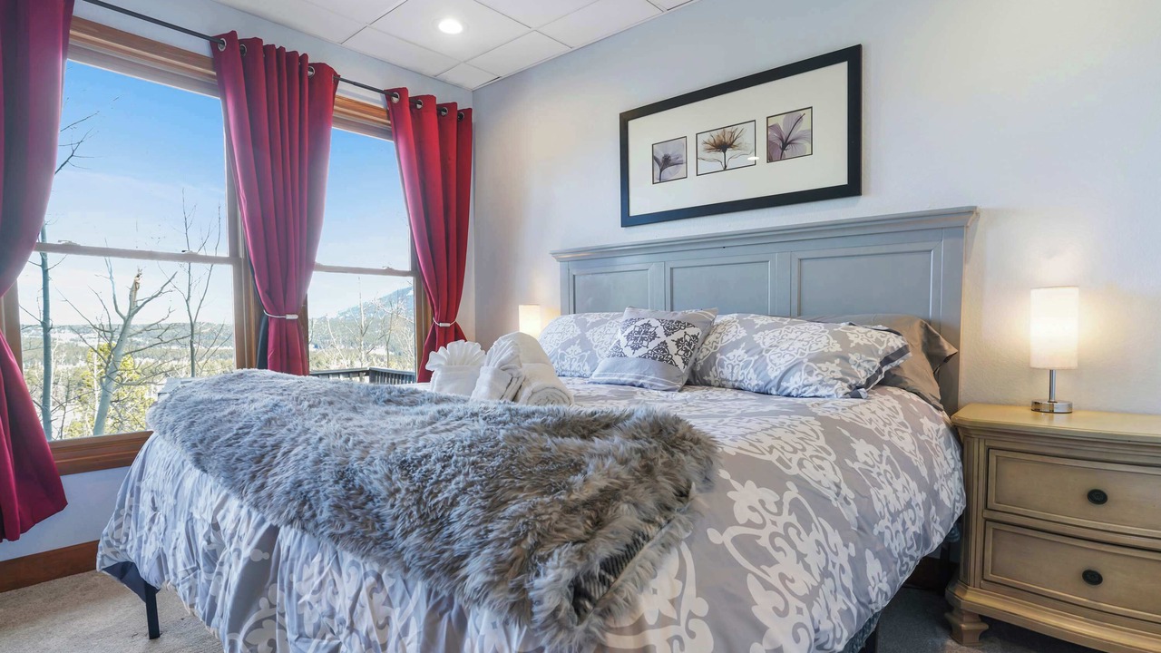 Photo of Bedroom in Black Hawk