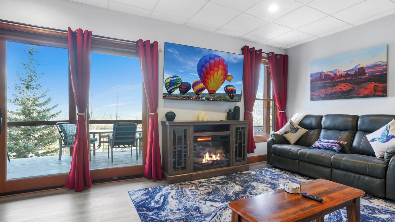 Photo of Livingroom in Black Hawk