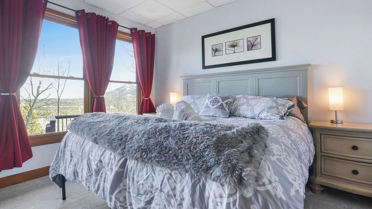 Photo of Bedroom in Black Hawk