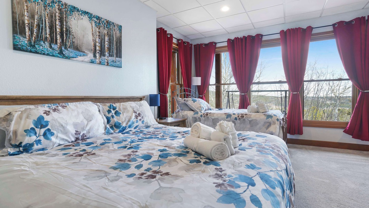 Photo of Bedroom in Black Hawk