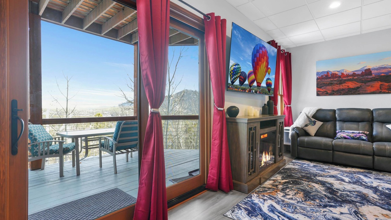 Photo of Livingroom in Black Hawk