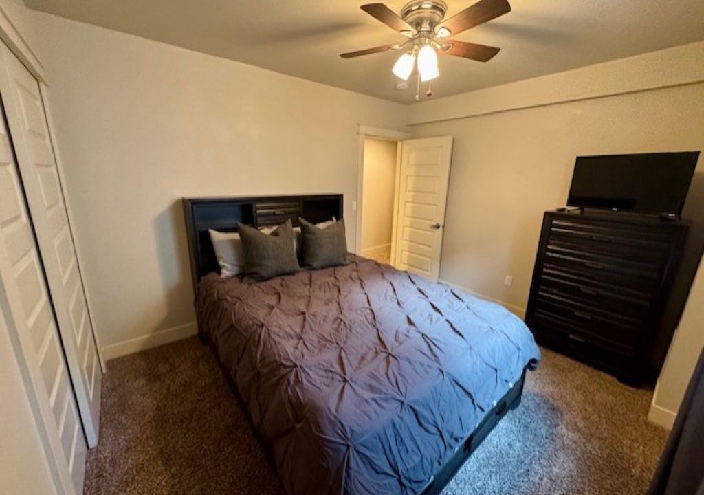 Photo of Bedroom in Hale