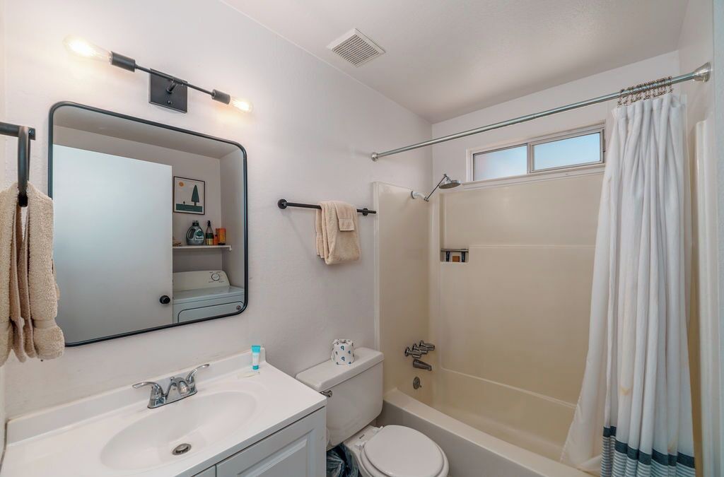Photo of Bathroom in Al Tahoe