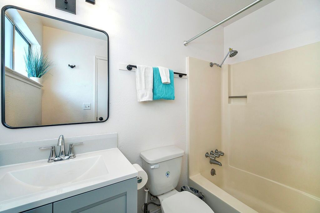 Photo of Bathroom in Al Tahoe