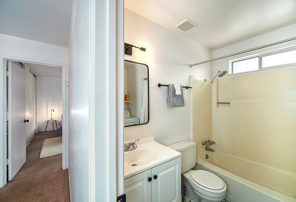 Photo of Bathroom in Al Tahoe