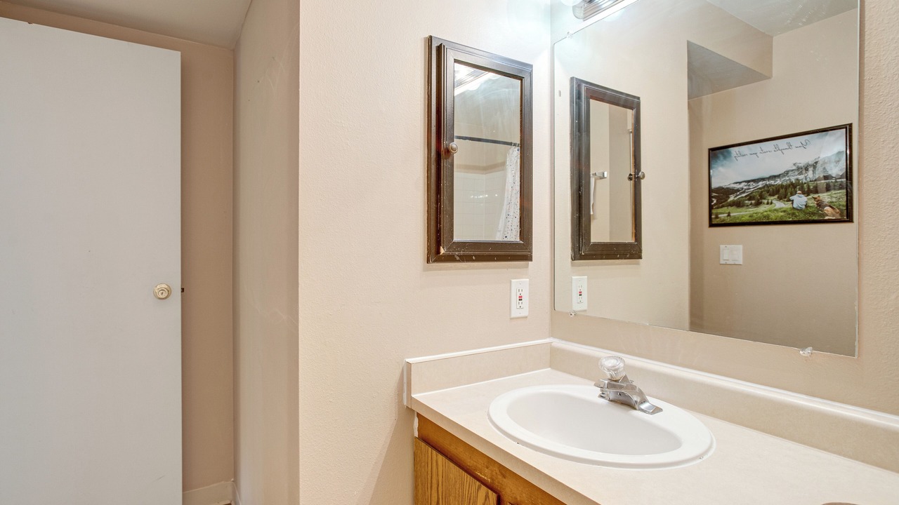 Photo of Bathroom in Aurora Highlands