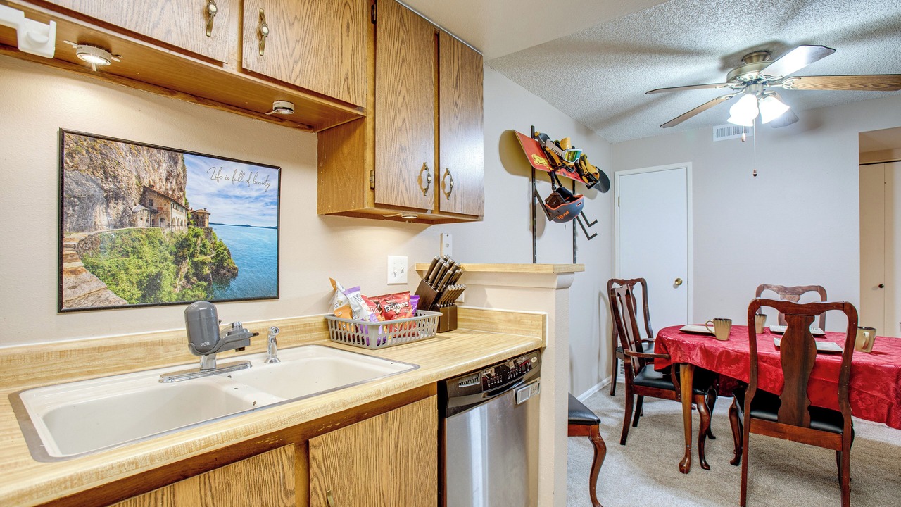 Photo of Kitchen in Aurora Highlands