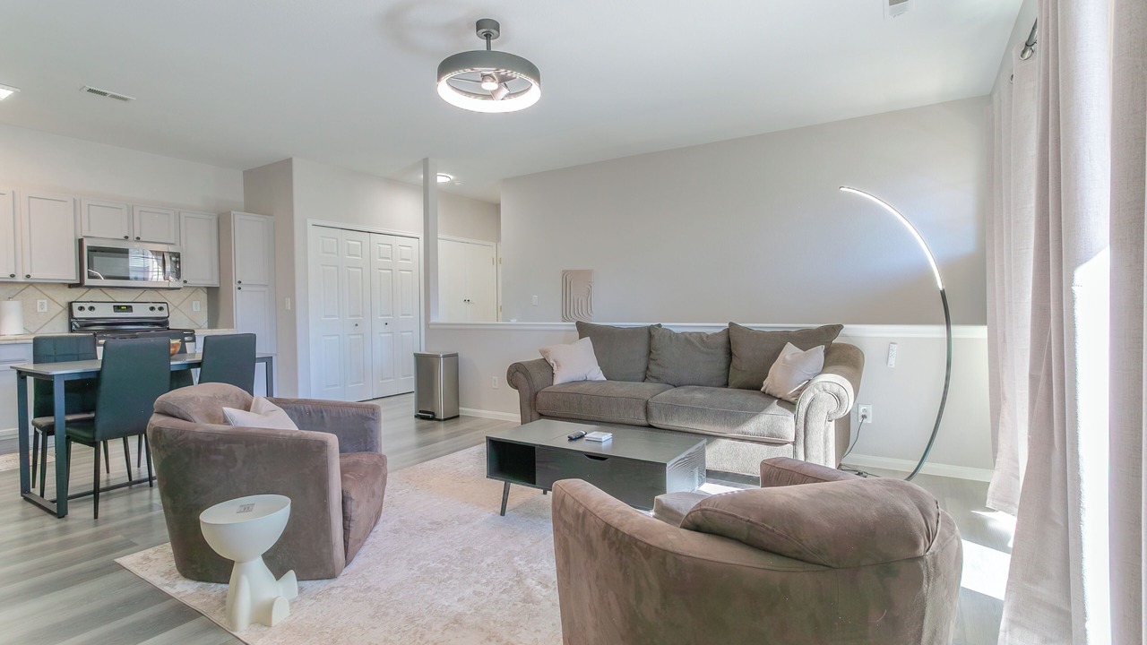 Photo of Livingroom in Aurora