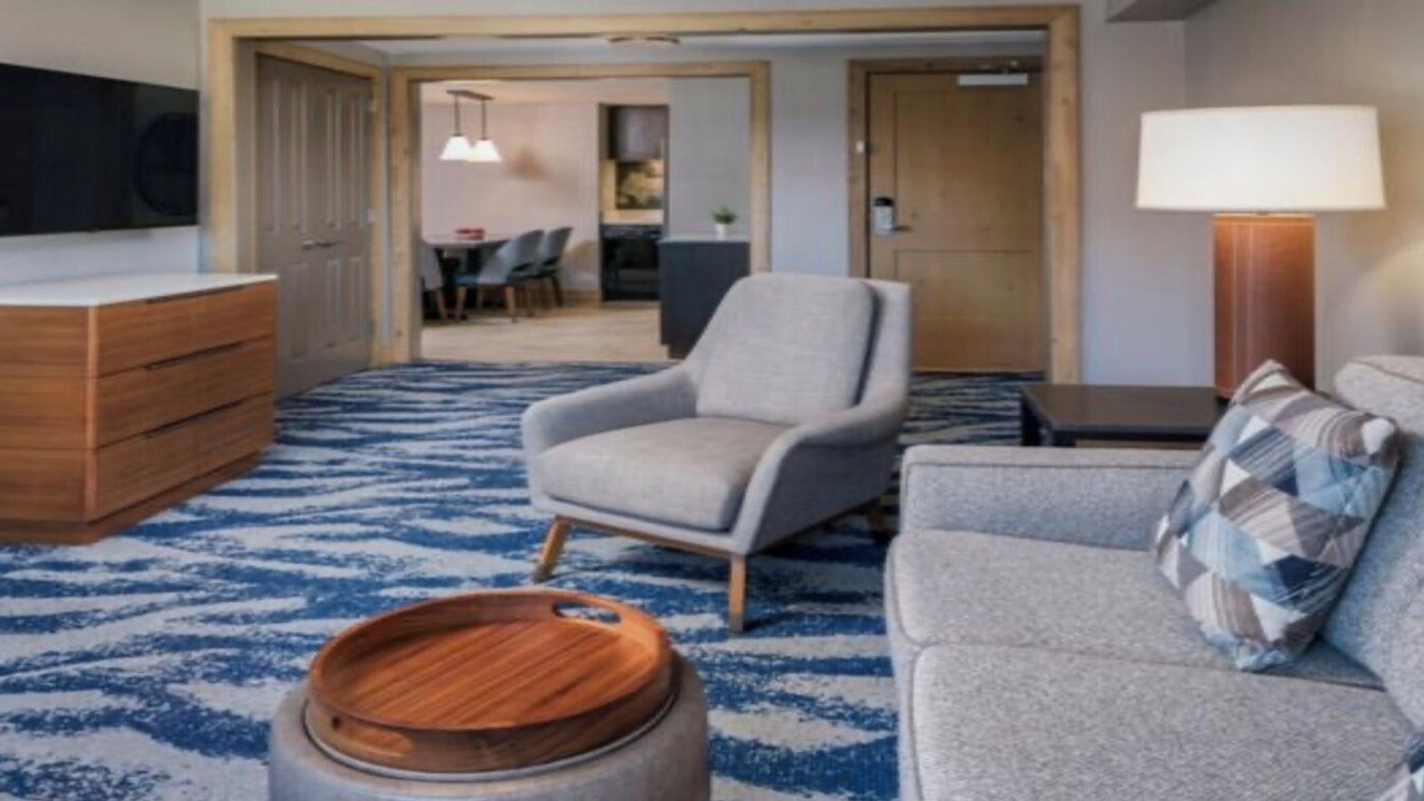Photo of Livingroom in Peak 9