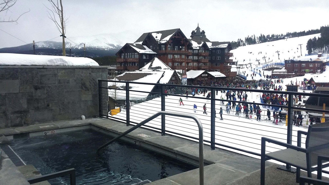 Photo of Outdoor in Peak 8