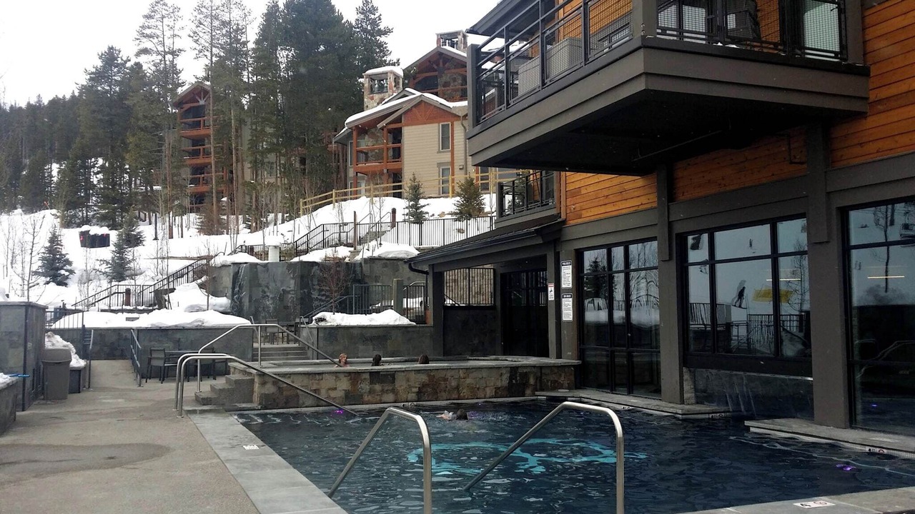 Photo of Outdoor in Peak 8