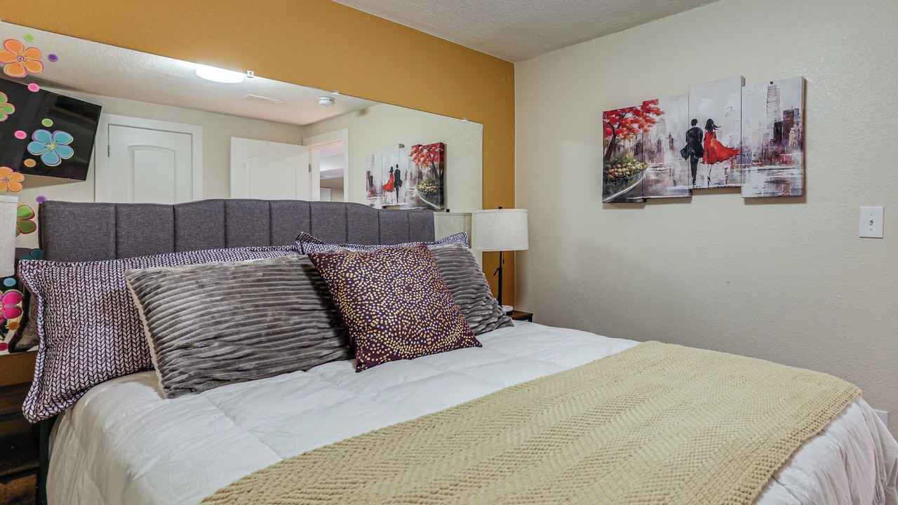 Photo of Bedroom in Aurora
