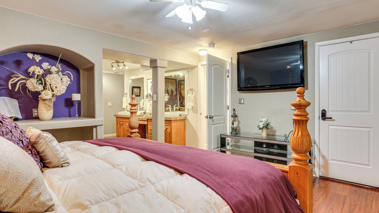 Photo of Bedroom in Aurora