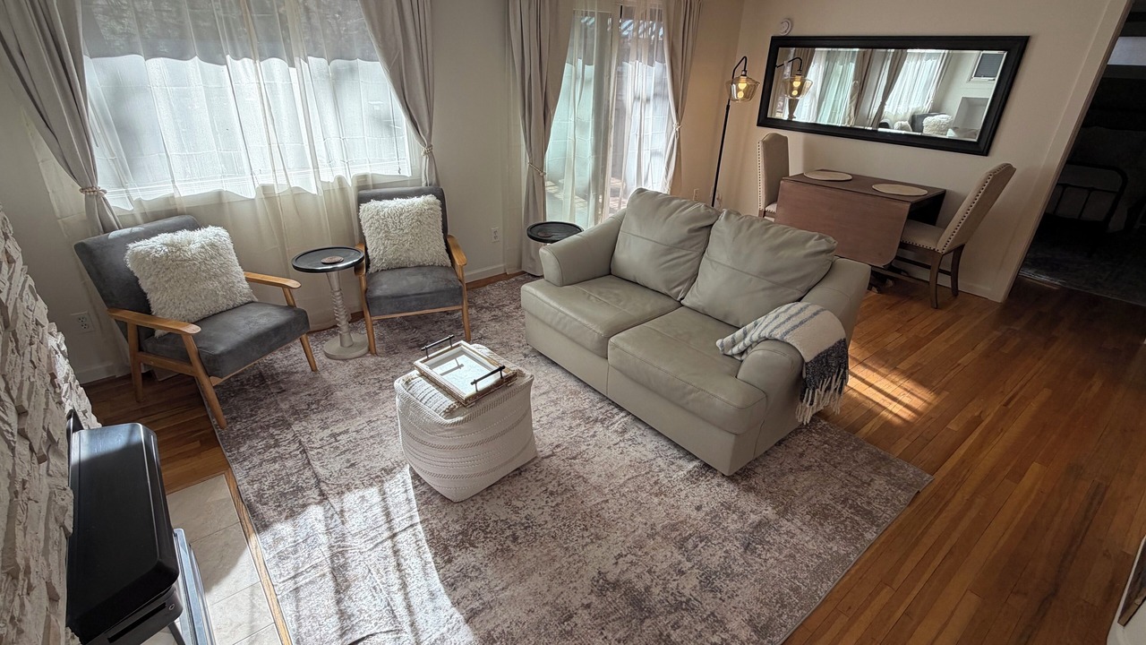 Photo of Livingroom in Cheyenne Canyon