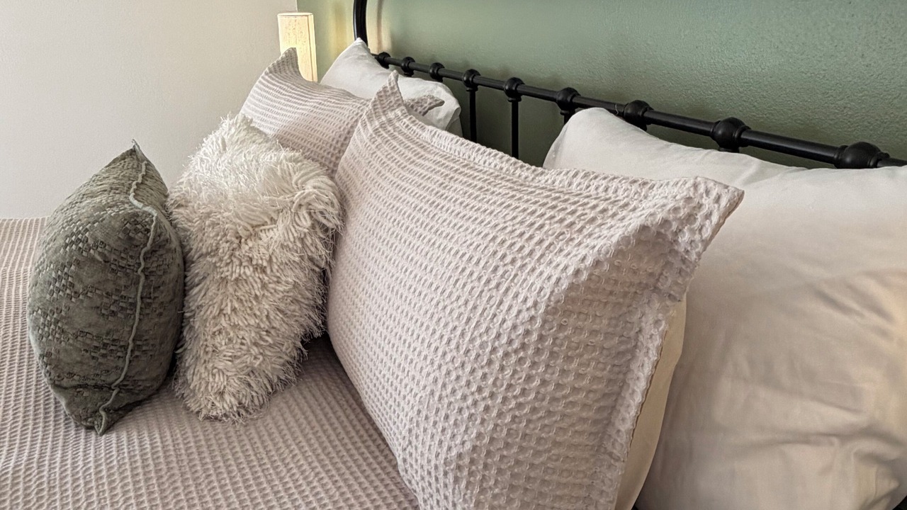 Photo of Bedroom in Cheyenne Canyon