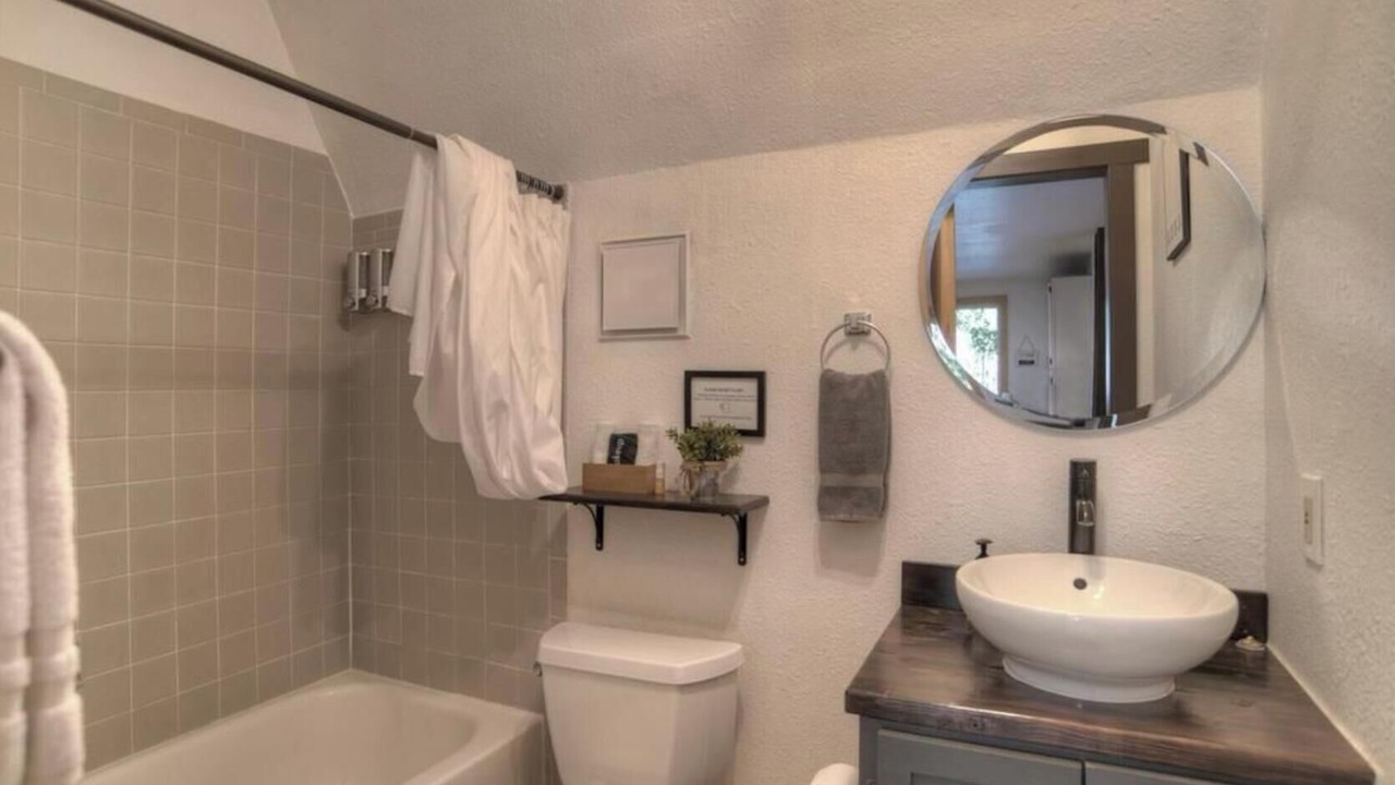 Photo of Bathroom in Forest Lakes