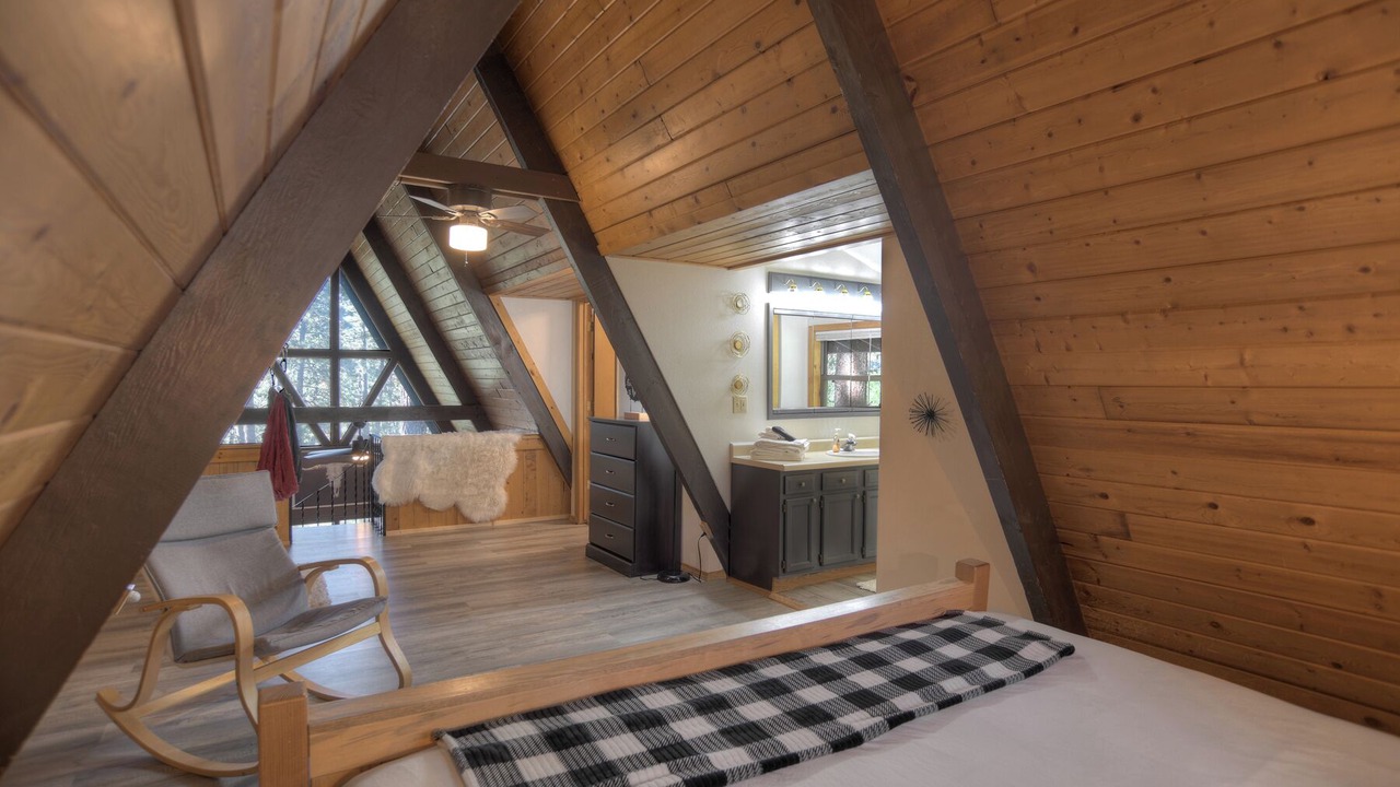 Photo of Bedroom in Forest Lakes